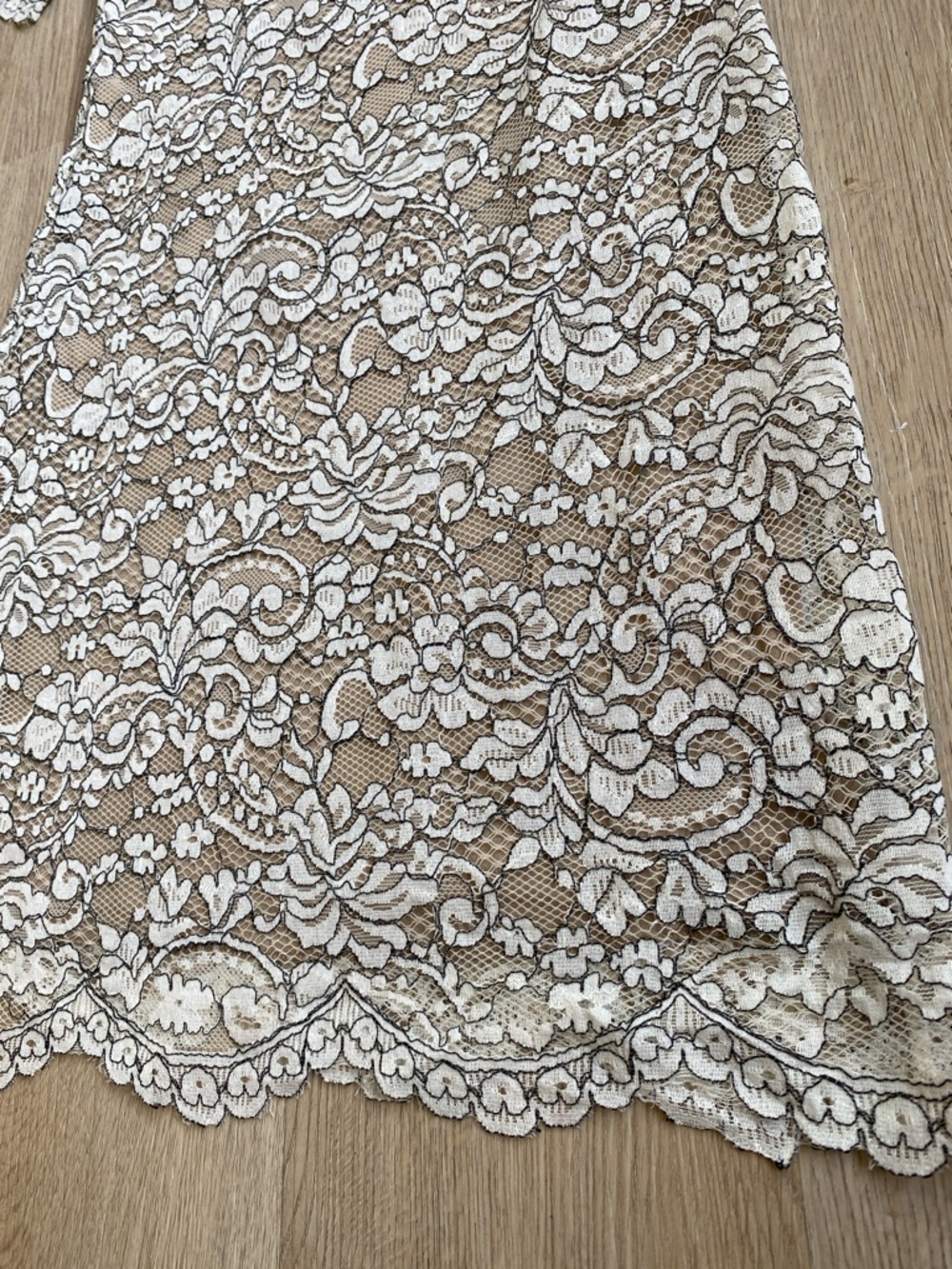 Lulus Lace Mini Dress XS Beige Nude Lined Short Sleeve Floral Scalloped Hem - Picture 6 of 13